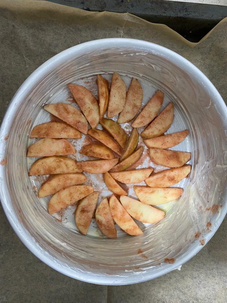 עוגת סולת תפוחים